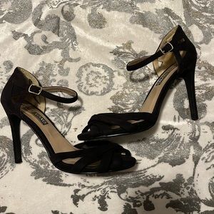 XOXO women’s suede heels size 8